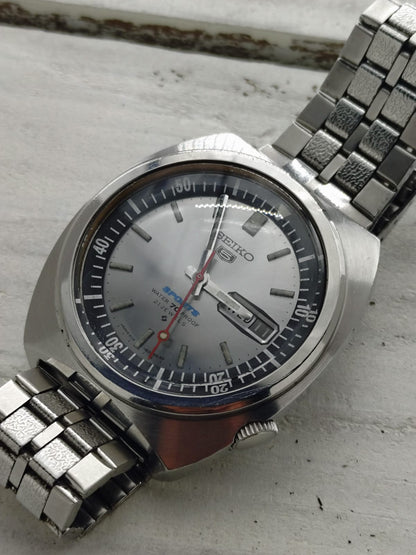 Seiko 5 Sports 6119-6020 – Calibre 6119, 21 rubis, Suwa Seikosha – lunette interne via la couronne, « Water 70 Proof » – novembre 1968 – fraîchement révisée