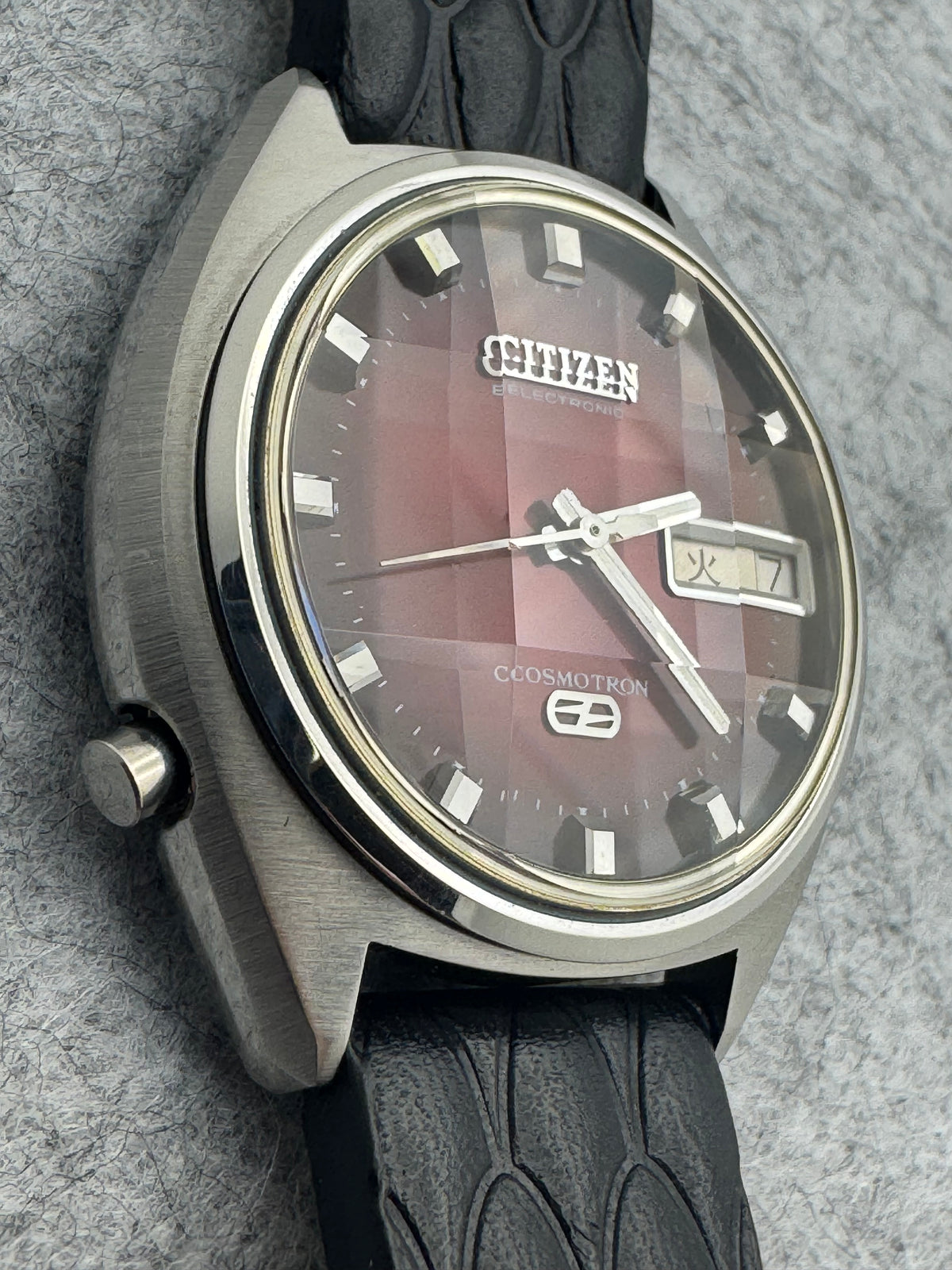 Citizen Cosmotron Electronic 7803-790553 – Burgundy Dial – April 1975 - freshly serviced