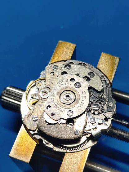 Seiko 6139 "Helmet" Automatic Chronograph – very rare white variant with yellow indices – fully serviced (2026) – original Seiko steel bracelet – non-model-correct case back