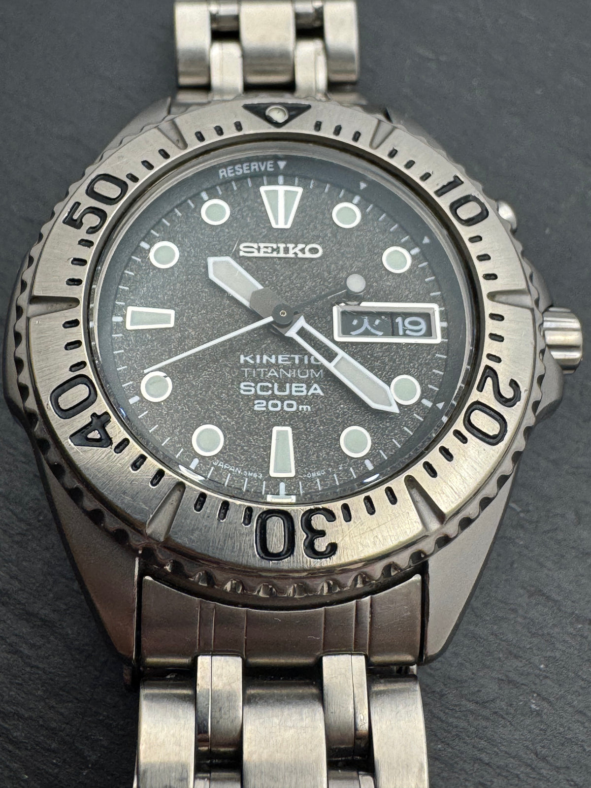 Seiko Kinetic Titanium Scuba 200 m – Ref. 5M63-0B40 – Caliber 5M63, titanium, diver's bezel – June 2006