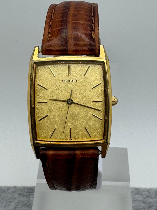 Seiko Quartz 9021-5340 – December 1985 – square, gold-colored – only 5.3 mm high – freshly serviced