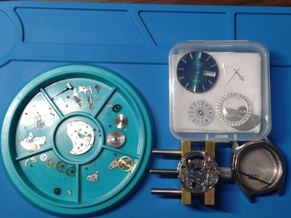 Seiko Lord Matic 5606-8050 – Caliber 5606A, 23 jewels – green gradient dial – Mitsui Group service anniversary watch, November 1974 – freshly serviced