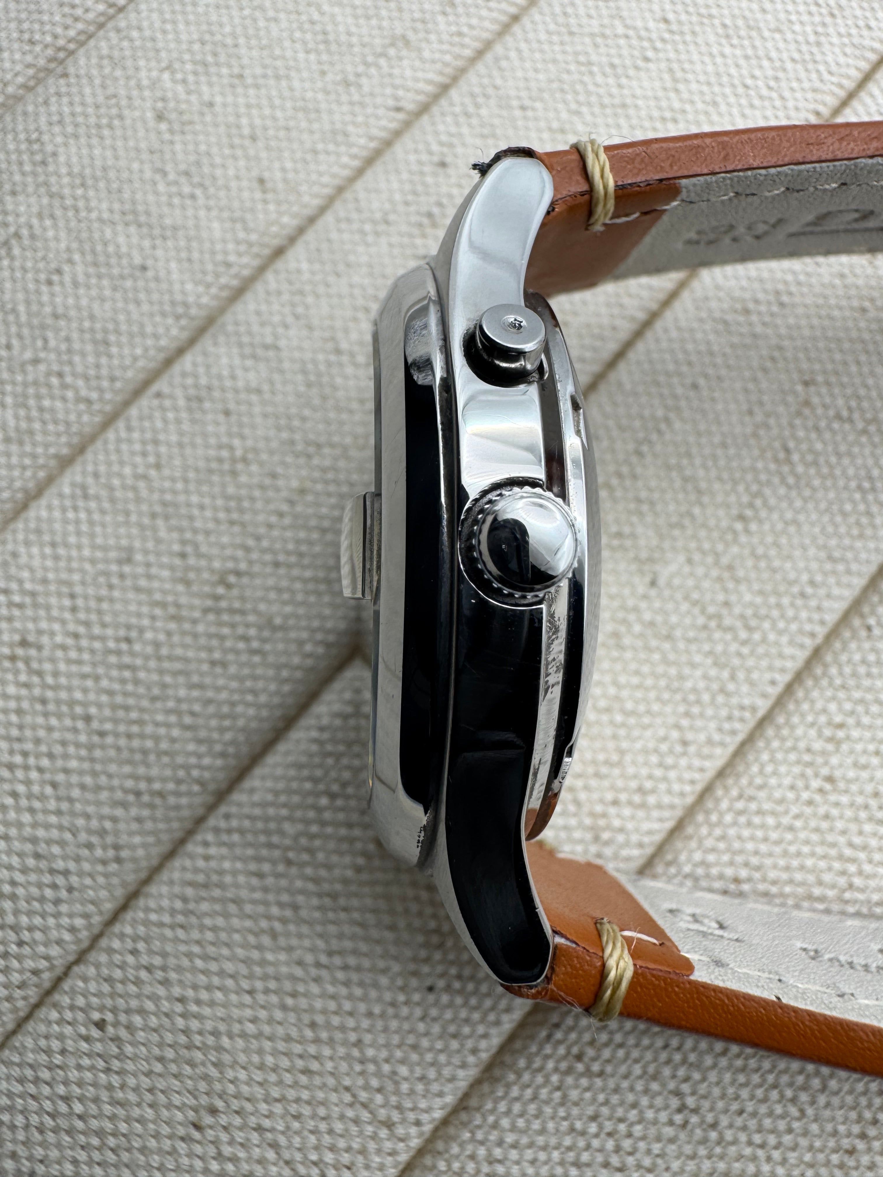 Orient Automatic EM5V-C3-C – Classic Day-Date (Japan Movement, ca