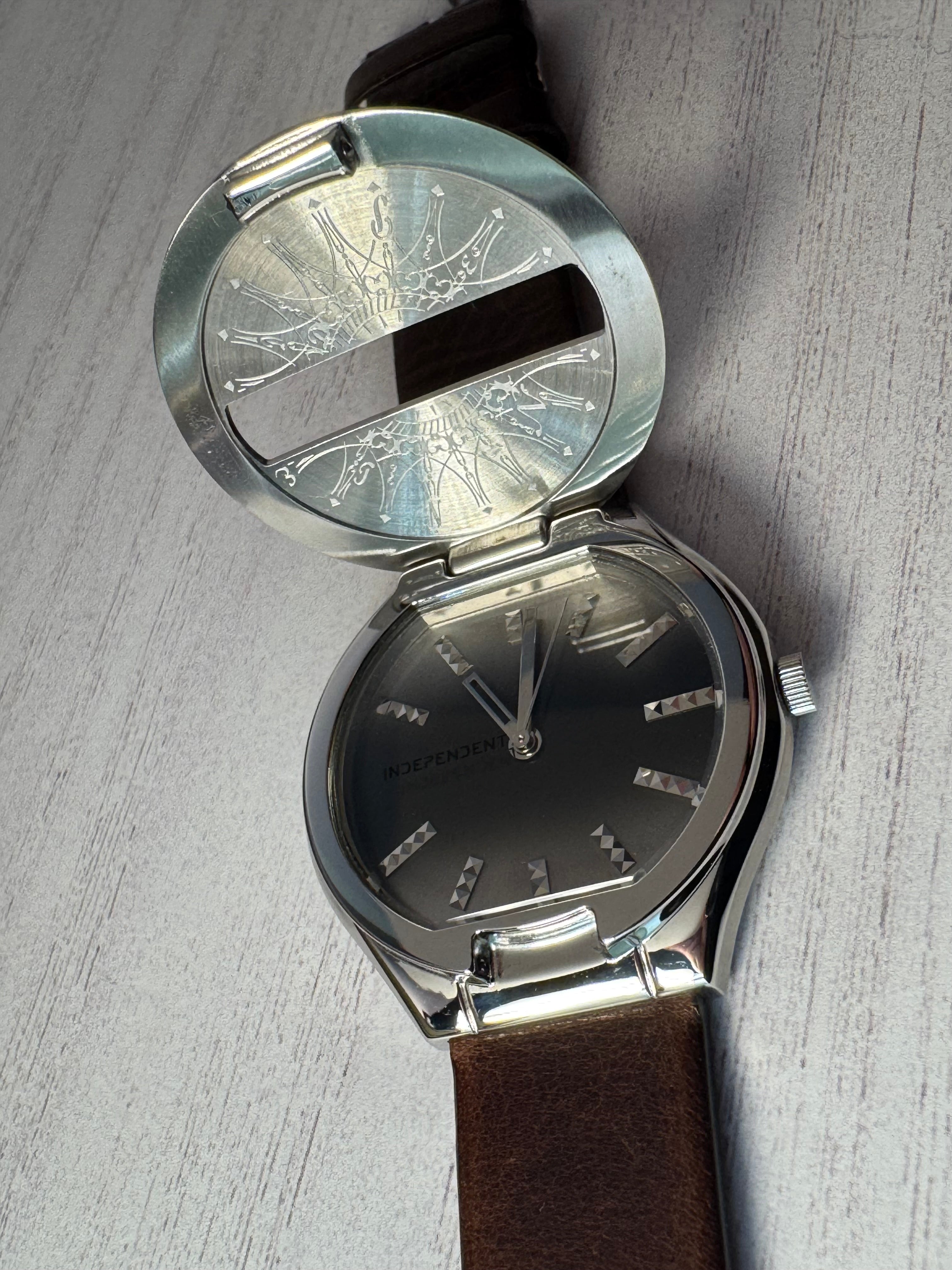 Citizen Independent – ​​Men's wristwatch (quartz) with hinged