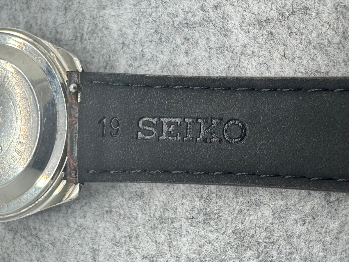 Seikomatic-R 8305-9010 – Juillet 1965 – Diashock 30 rubis – Fond « WATER PROOF » avec dauphin – révisée
