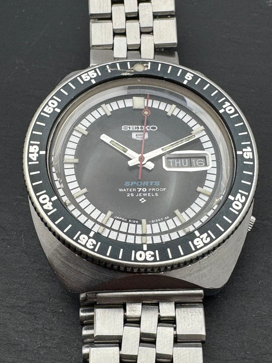 Seiko 5 Sports 6106-8120 – Calibre 6106, Suwa Seikosha – lunette tournante, « Water 70 Proof » – septembre 1968 – fraîchement révisée