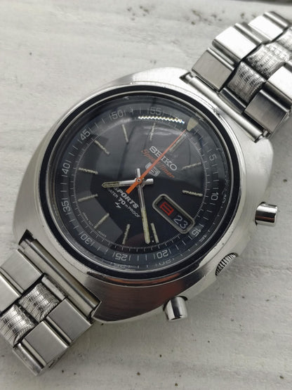 Seiko 5 Sports JDM Speed-Timer 7017-6010 – Caliber 7017, flyback chronograph with inner bezel, Daini Seikosha – February 1971 – freshly serviced