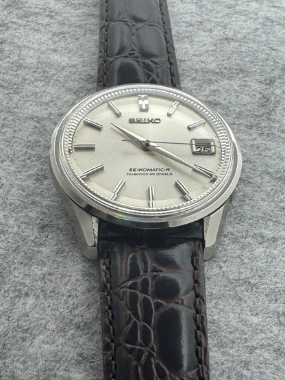 Seikomatic-R 8305-9010 – Juillet 1965 – Diashock 30 rubis – Fond « WATER PROOF » avec dauphin – révisée