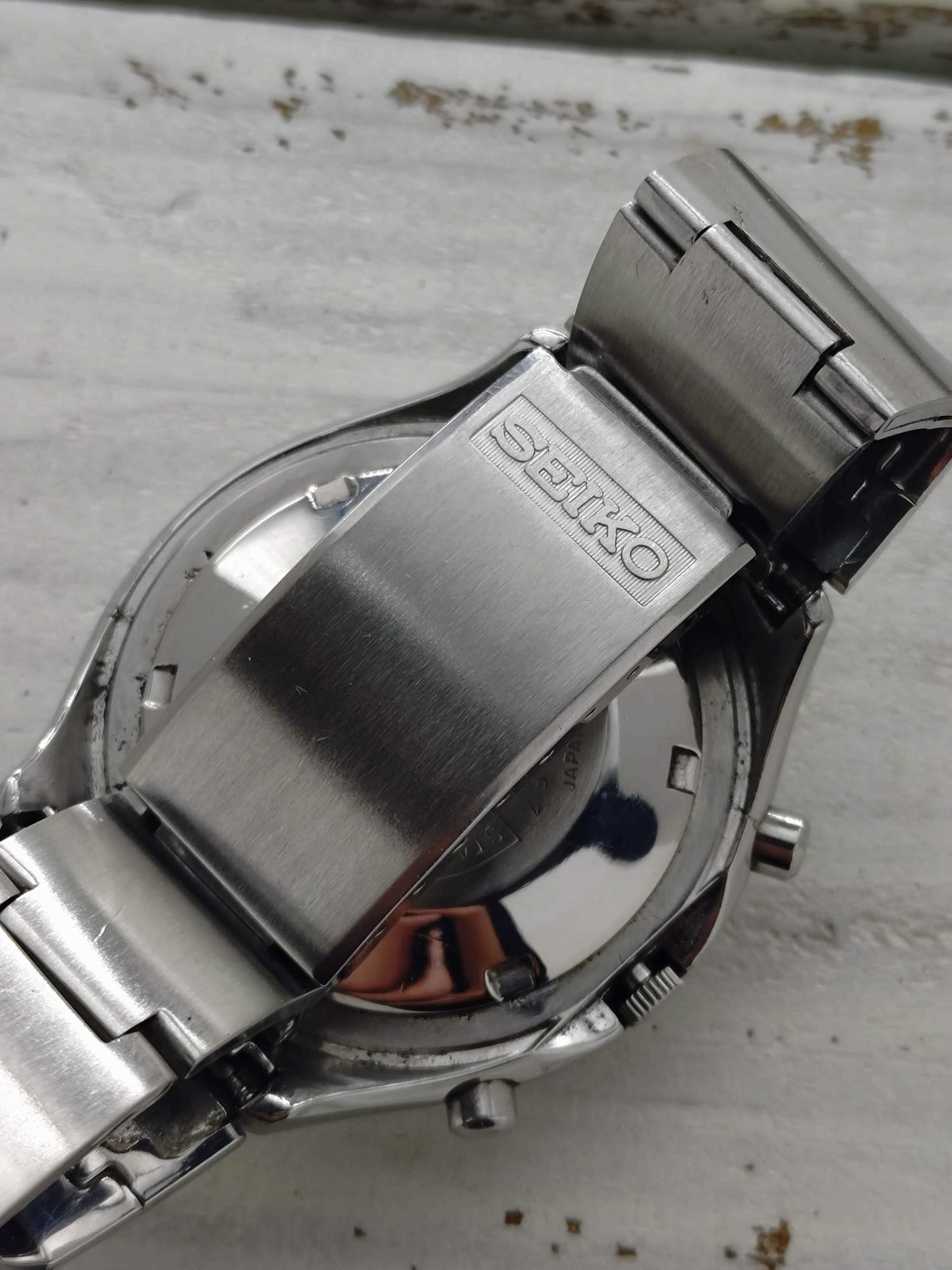 Seiko 6139 "Helmet" Automatic Chronograph – very rare white variant with yellow indices – fully serviced (2026) – original Seiko steel bracelet – non-model-correct case back