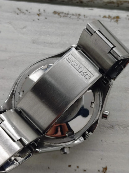 Seiko 6139 "Helmet" Automatic Chronograph – very rare white variant with yellow indices – fully serviced (2026) – original Seiko steel bracelet – non-model-correct case back