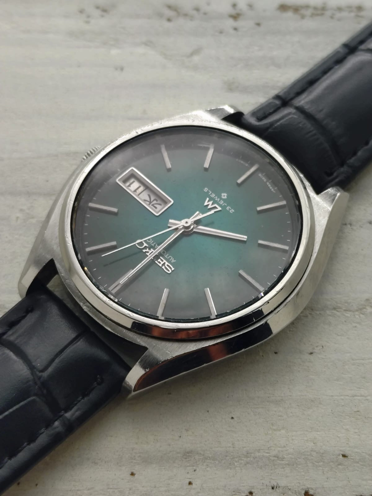 Seiko Lord Matic 5606-8050 – Caliber 5606A, 23 jewels – green gradient dial – Mitsui Group service anniversary watch, November 1974 – freshly serviced