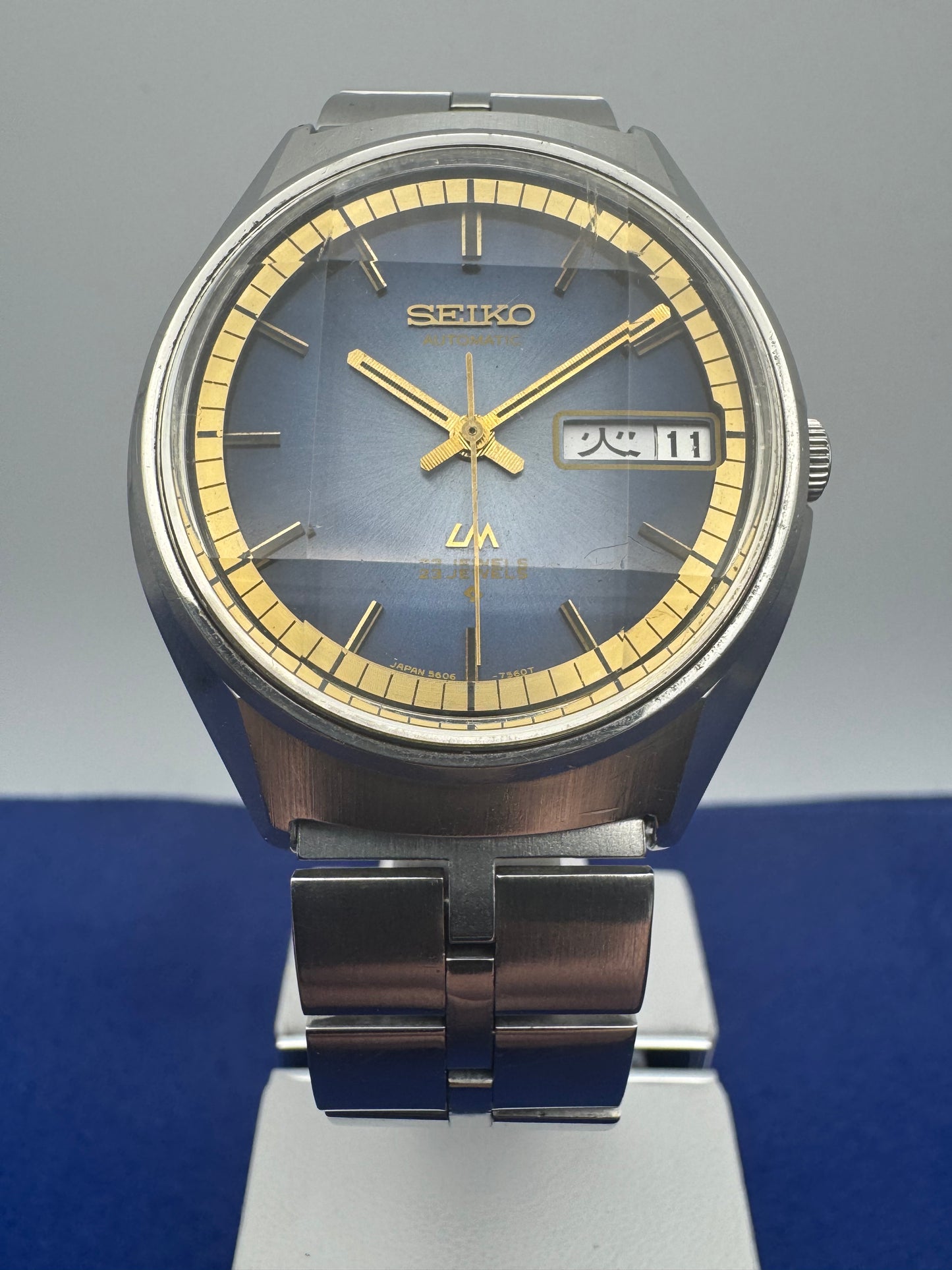 Seiko Lord Matic 5606-7270 – Blue &amp; Gold Dial – August 1973 (Suwa Factory)