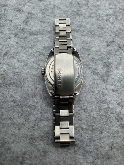 Seiko Chorus 2518-0130 – Manual winding – February 1969 – blue dial – Original bracelet