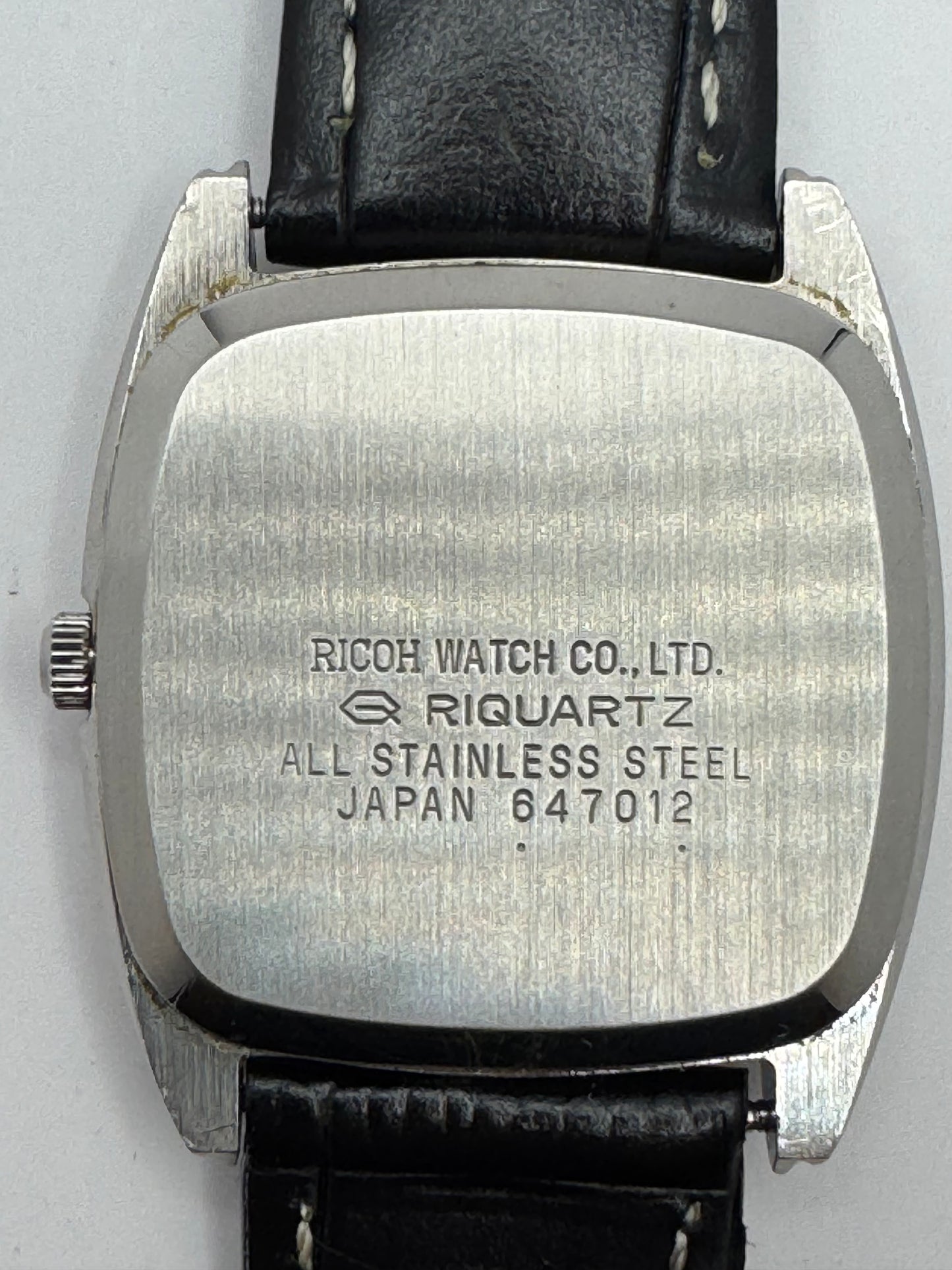 Ricoh Riquartz Vintage Dress Watch – Cushion Case – Black Dial – 1970er Jahre / Japan