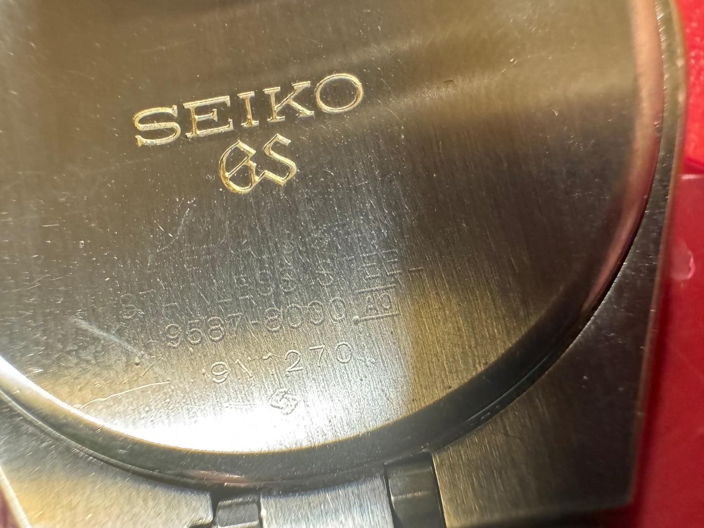 Grand Seiko 9587-8000 – Ultra Flat Quartz (November 1979, Originalband, frisch revidiert)
