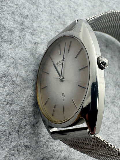 Seiko Quarz 7830-8000 – März 1977 – nur 6,4 mm flach – Tropical Dial - neuwertiges Milanaise-Armband