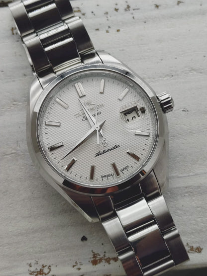 Rarity: TAKUMiSM Shinshu TEC0100W – No. 145 of 150 – built by Japanese master watchmakers – practically unobtainable in Europe