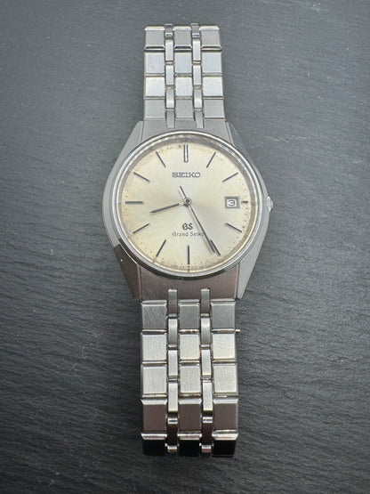 Grand Seiko 9587-8000 – Ultra Flat Quartz (November 1979, Originalband, frisch revidiert)