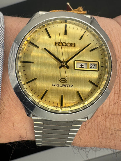 RICOH RIQUARTZ – NOS Day-Date Quartz (JDM, 1970er Jahre)