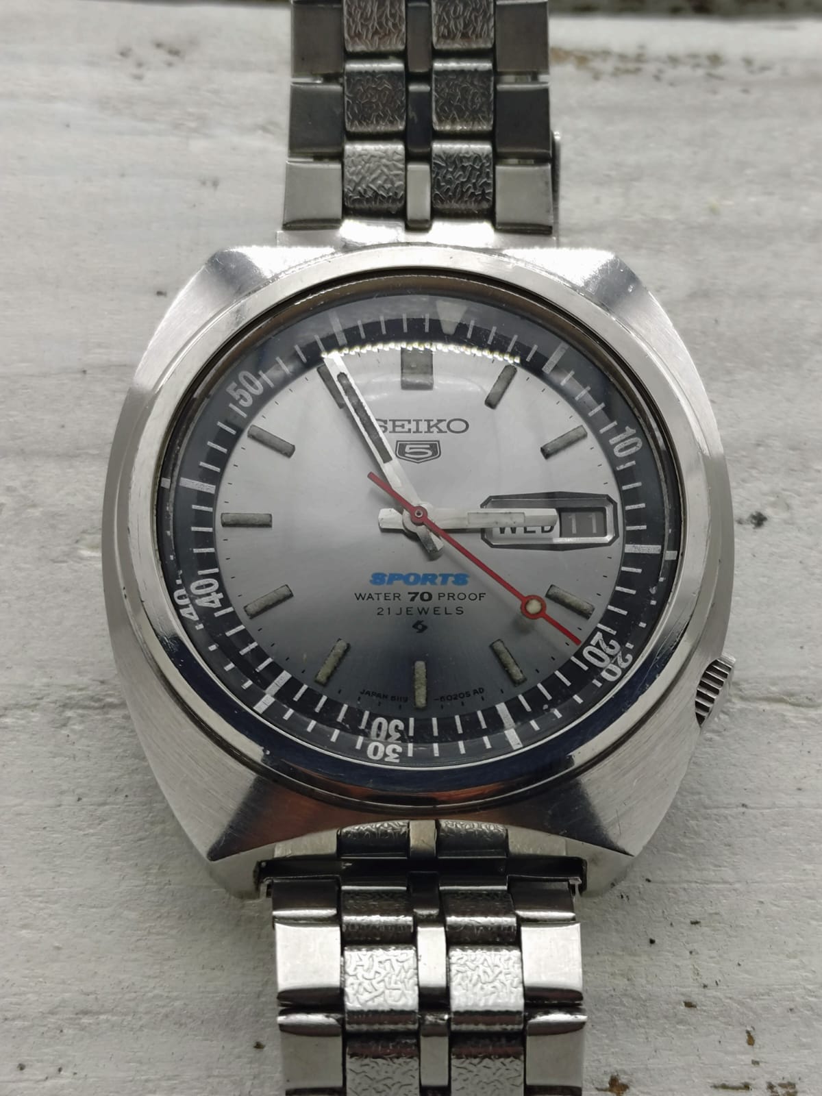 Seiko 5 Sports 6119-6020 – Calibre 6119, 21 rubis, Suwa Seikosha – lunette interne via la couronne, « Water 70 Proof » – novembre 1968 – fraîchement révisée