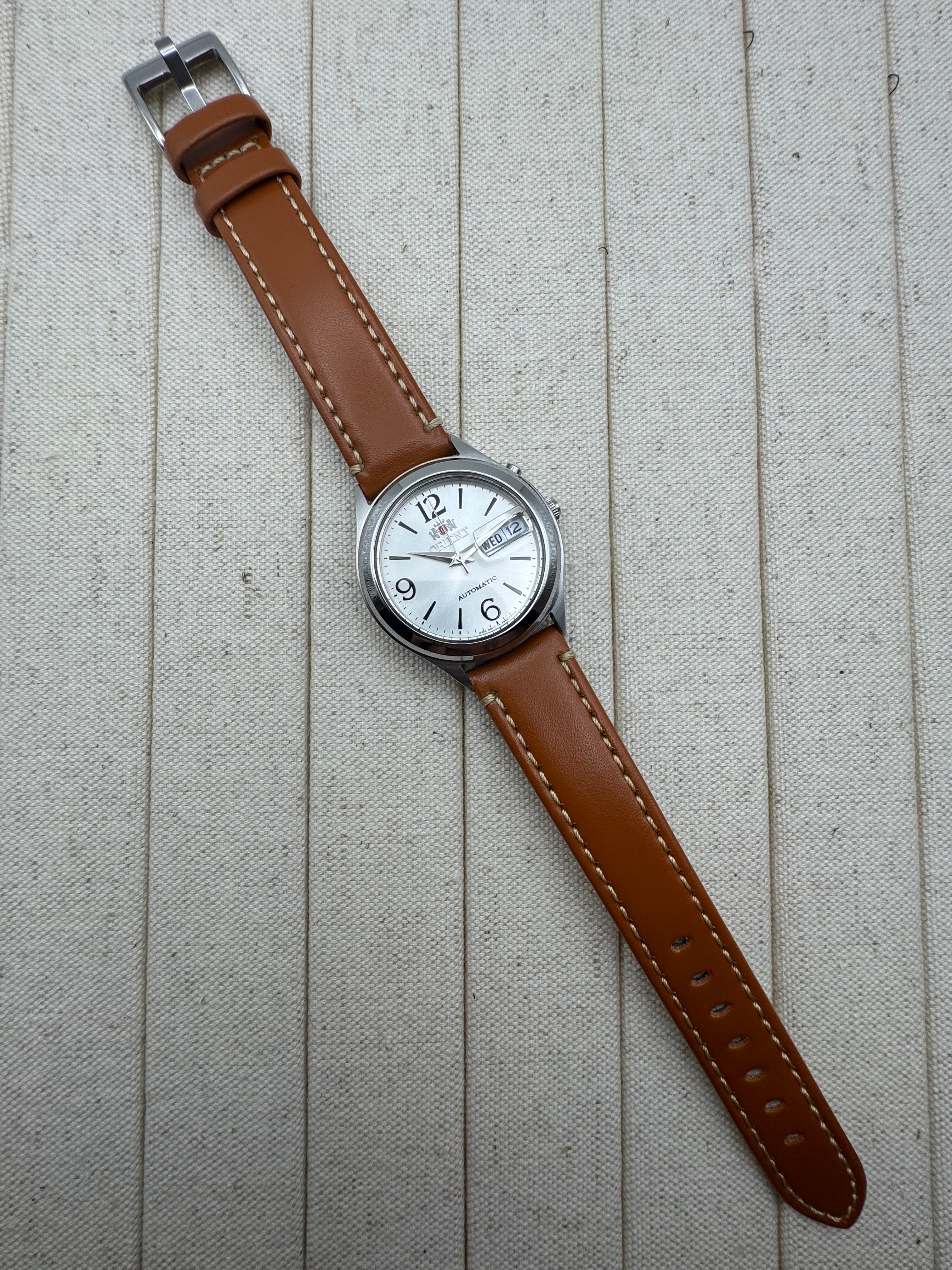 Orient Automatic EM5V-C3-C – Classic Day-Date (Japan Movement, ca