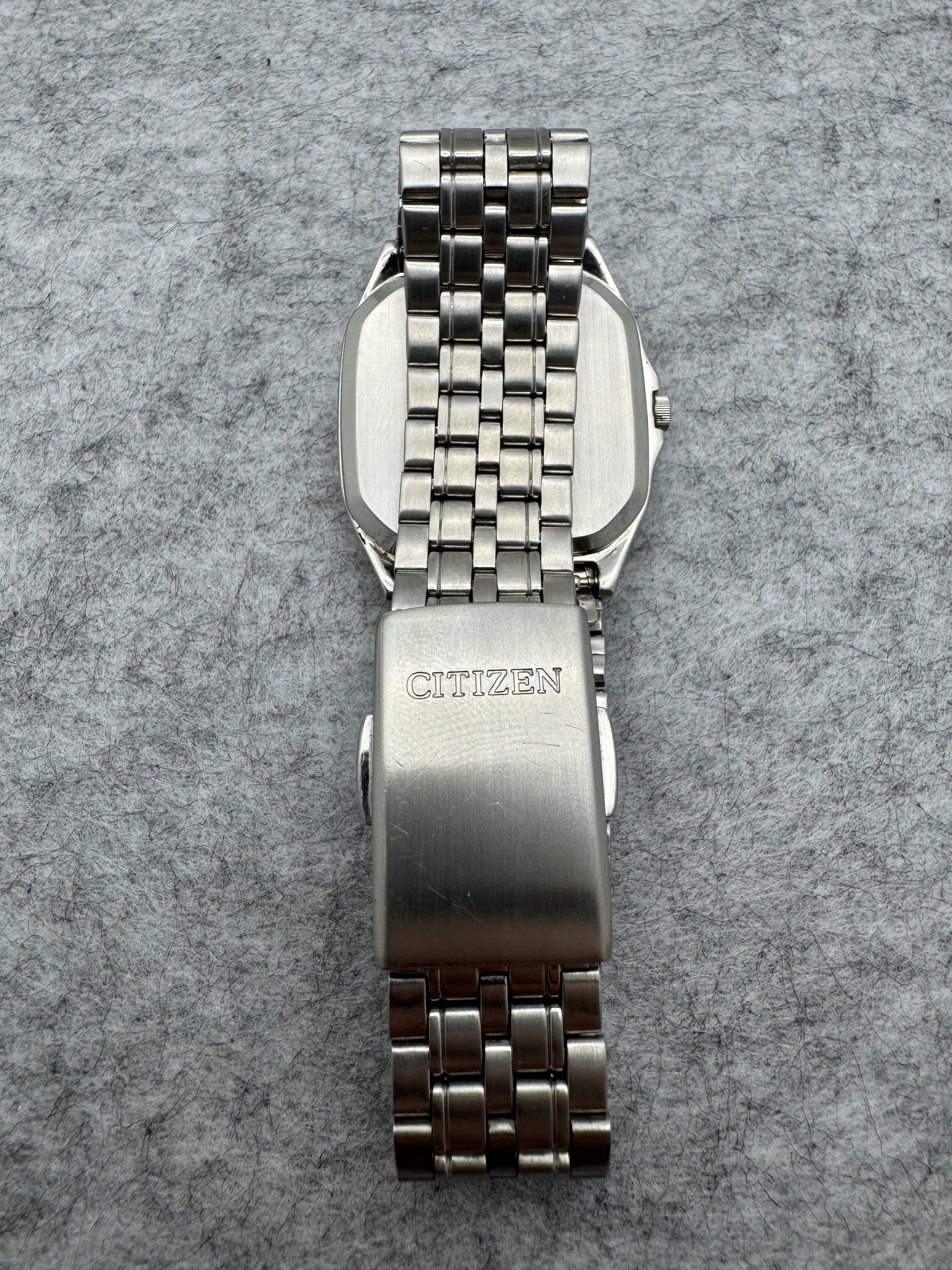 Citizen Quartz 5500-S023211 – November 1994 – square case, day