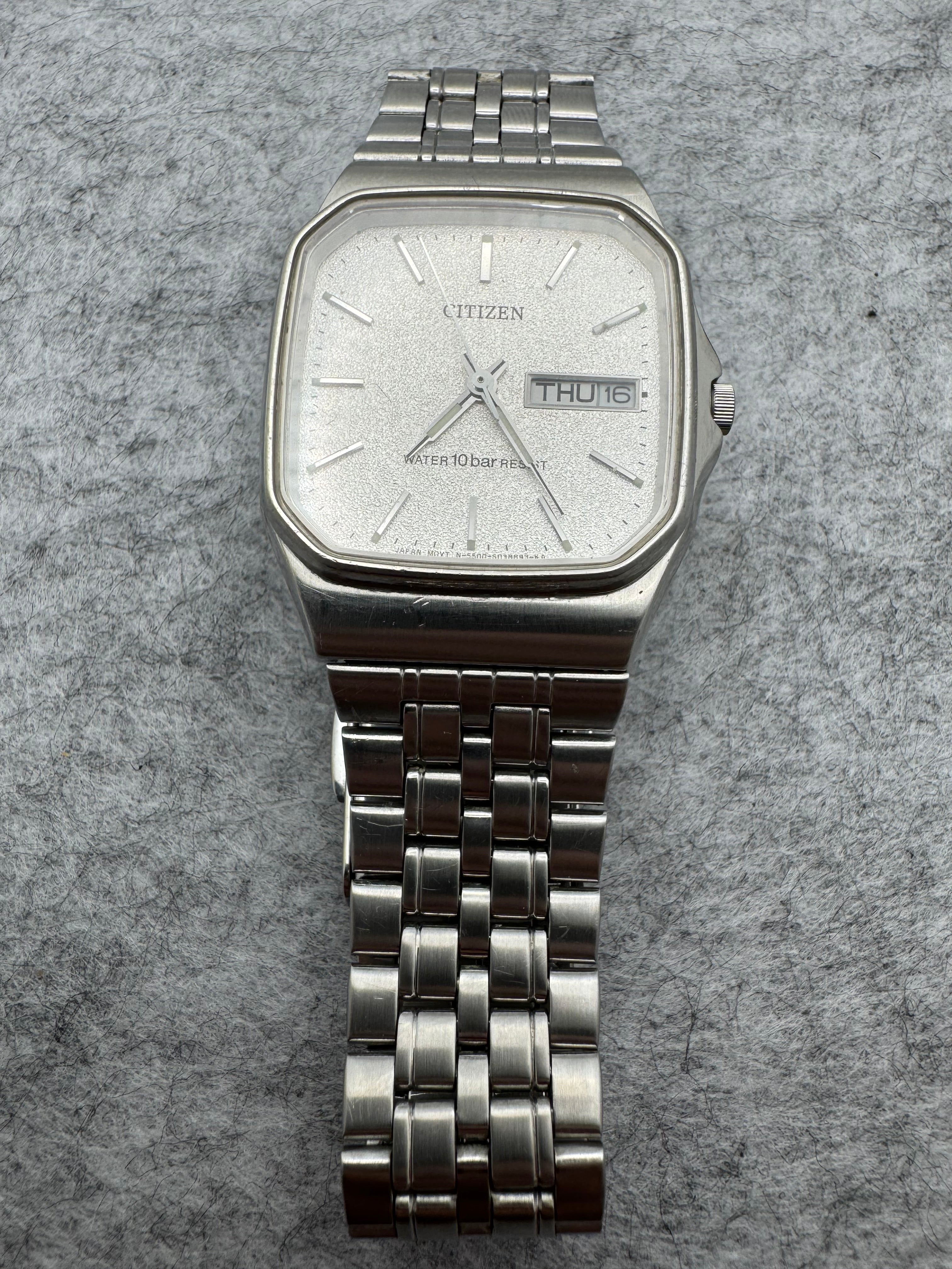 Citizen Quartz 5500-S023211 – November 1994 – square case, day