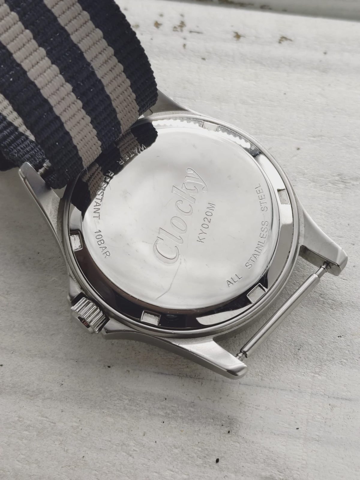 Clocky KY020M – blue dial, 10 BAR, stainless steel – compact 33.1mm – revised 2026