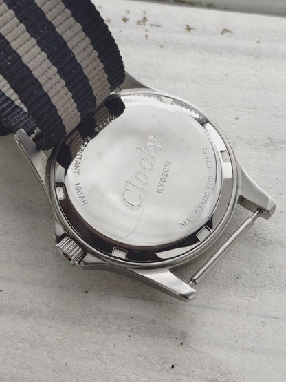 Clocky KY020M – blue dial, 10 BAR, stainless steel – compact 33.1mm – revised 2026