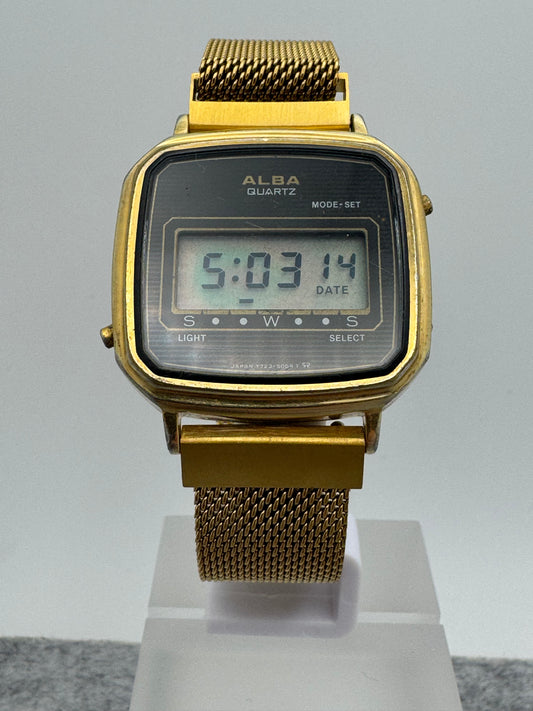 ALBA Quartz Y723-5000 – September 1989 – vergoldete Digitaluhr mit Milanaise-Armband – revidiert