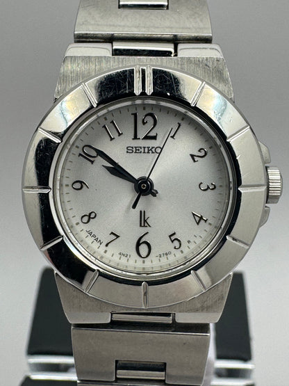 Seiko Lucia Quarz-Damenuhr (Ref. 4N21-1180), Dezember 1999, silbernes Zifferblatt, Original-Stahlarmband mit Ersatzgliedern