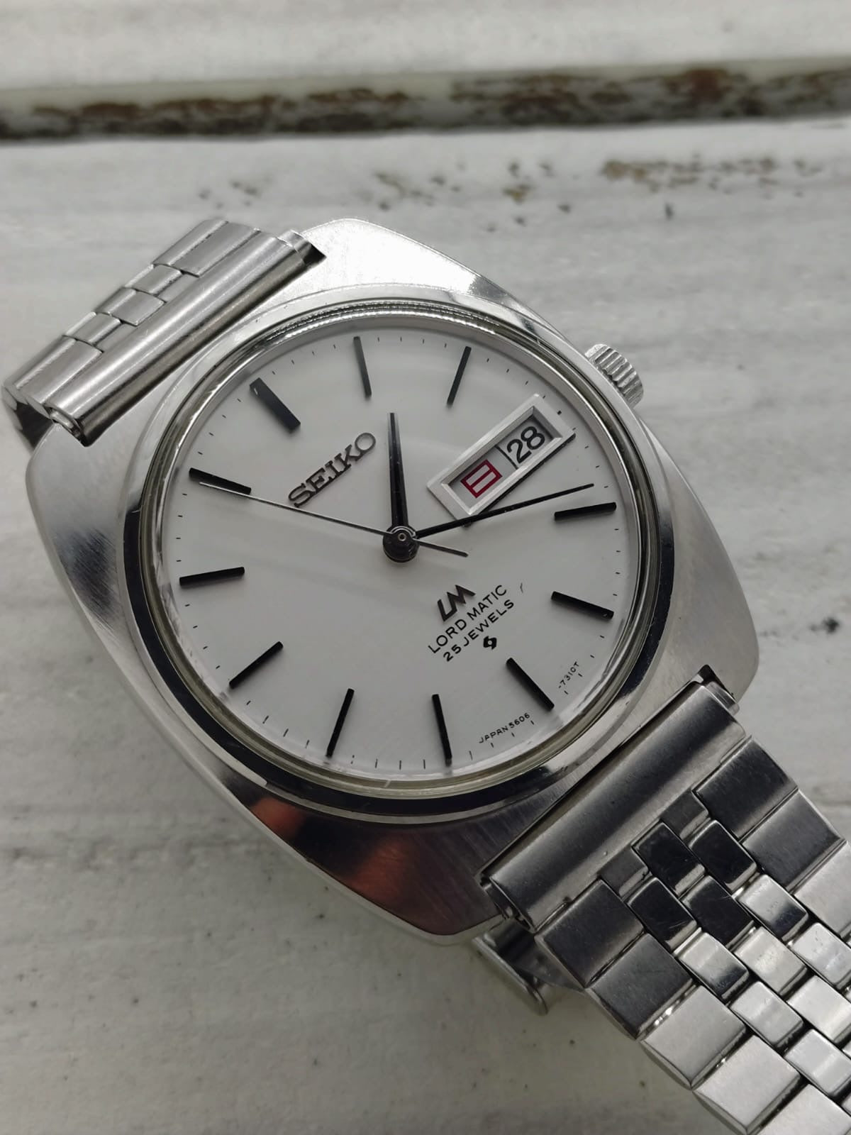 Seiko Lord Matic 5606-7130 – Caliber 5606, 25 jewels, Suwa Seikosha – Linen dial, monocoque case – July 1970 – freshly serviced