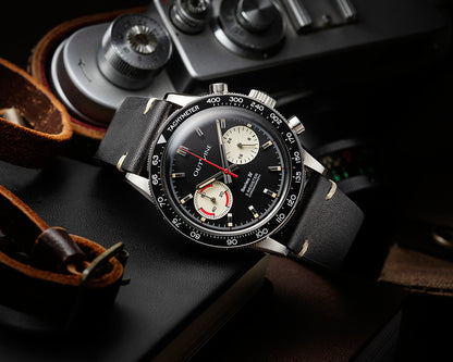 OUTLINE Chronographe à 2 compteurs Série IV « Panda inversé »