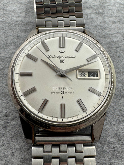 Seiko Sportsmatic 5 – Diashock 21 Jewels, Tag/Datum – originales Stahlarmband – revidiert mit Beleg