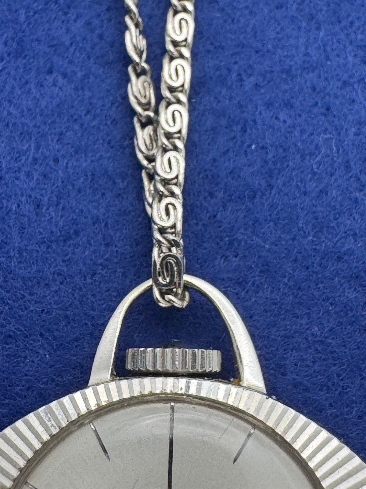 Montre pendentif Seiko Réf. 21-7050 – Remontage manuel – Février 1977 – AWGP – Vintage Japon