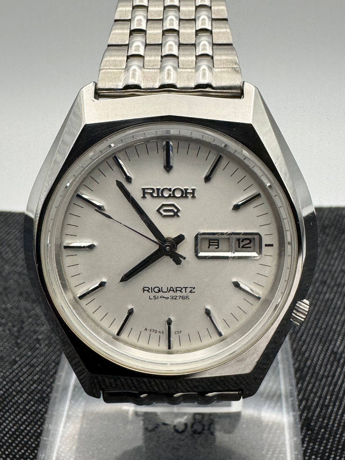 Ricoh Riquartz A570036S (Japan, circa late 1970s) – Japanese 