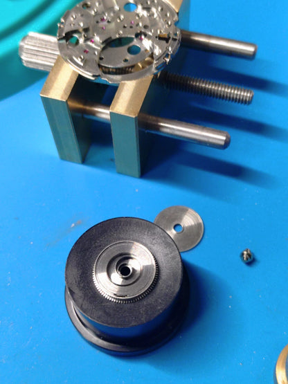 Seiko Lord Matic 5606-7230 – Calibre 5606, 25 rubis, Suwa Seikosha – cadran bleu, verre à neuf facettes, bracelet en acier d'origine – août 1972 – révisée récemment