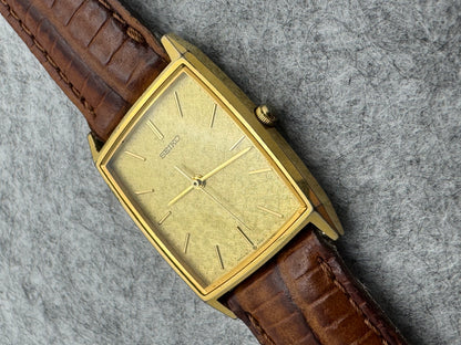 Seiko Quartz 9021-5340 – December 1985 – square, gold-colored – only 5.3 mm high – freshly serviced