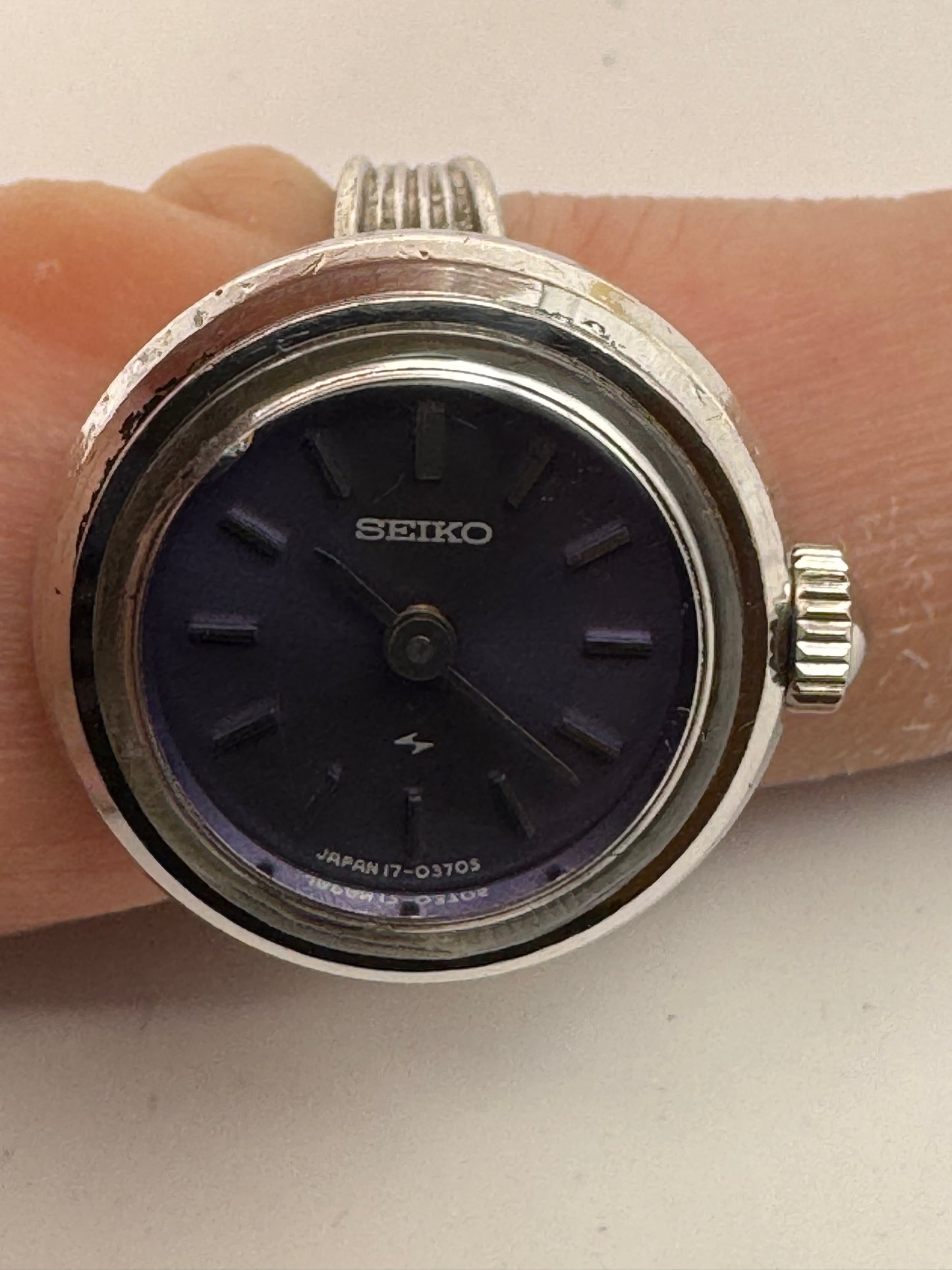 Rarität: Seiko Ring Watch 17-0400 – Lilafarbenes Zifferblatt – Januar 1972 (JDM)