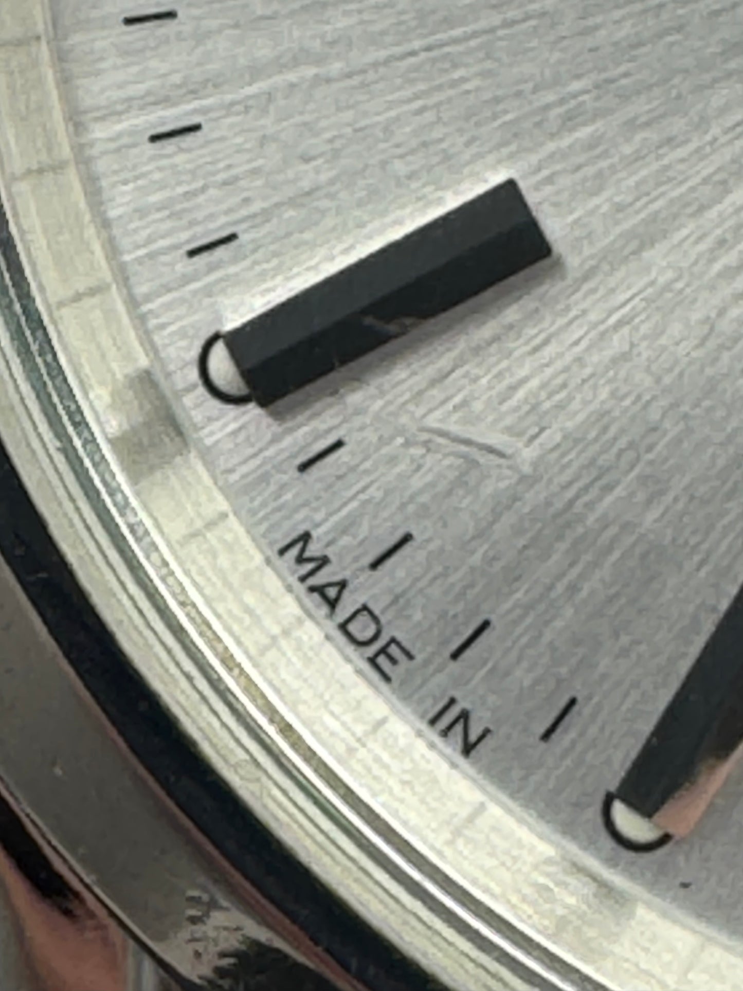 Seiko 5 Automatic SNKL81 (7S26-03S0) -ca. 2005-2010 – Silbernes Sunburst-Zifferblatt & Tag/Datum – 21 Jewels, Made in Japan