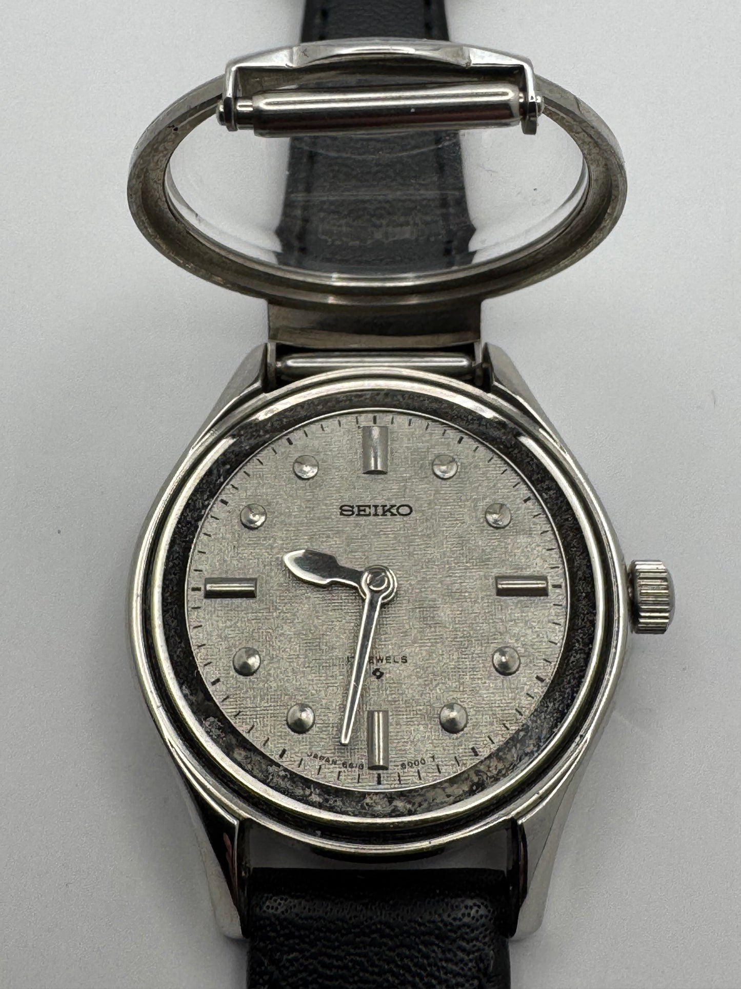 Rarität: Seiko Blindenuhr Ref. 6618-6000 (November 1975) – NOS mit Original-Preisanhänger
