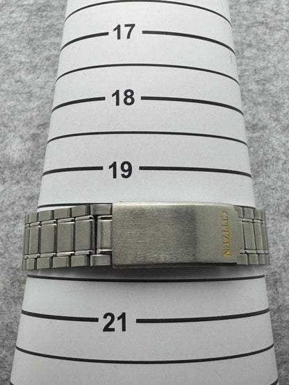 Citizen Chronograph Automatic – Caliber 8110 – Day/Date, Inner Rotating Bezel – October 1970 - Original Steel Bracelet