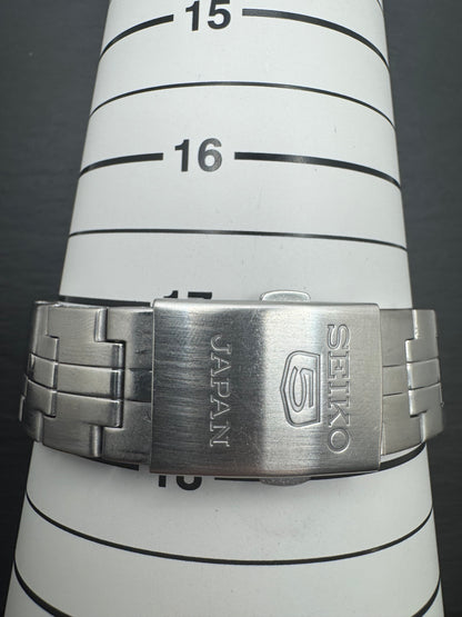 Seiko 5 Automatic SNKL81 (7S26-03S0) -ca. 2005-2010 – Silbernes Sunburst-Zifferblatt & Tag/Datum – 21 Jewels, Made in Japan