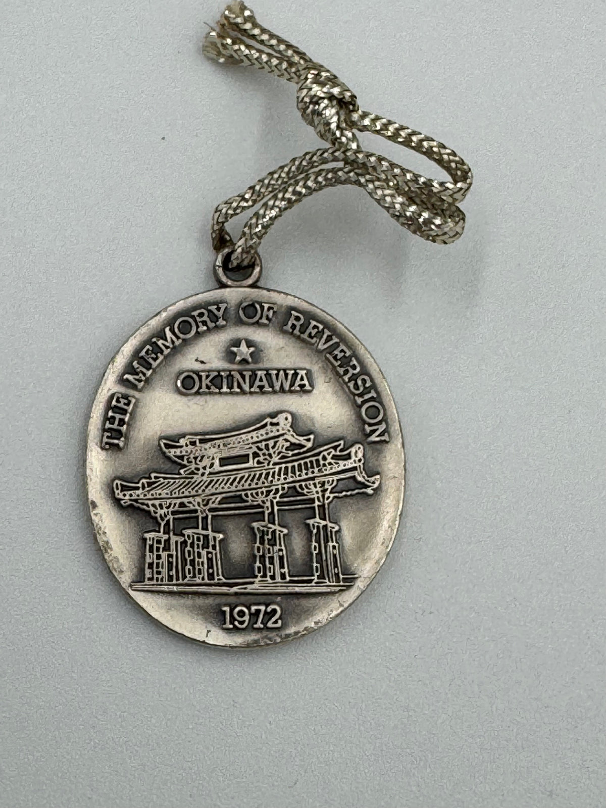 Citizen "The Memory of Reversion – Okinawa 1972" – 920 silver, relief dial – Complete set with cassette and commemorative medal in NOS (New Old Stock) condition (Ref. 6700-673310 YO, May 1972)