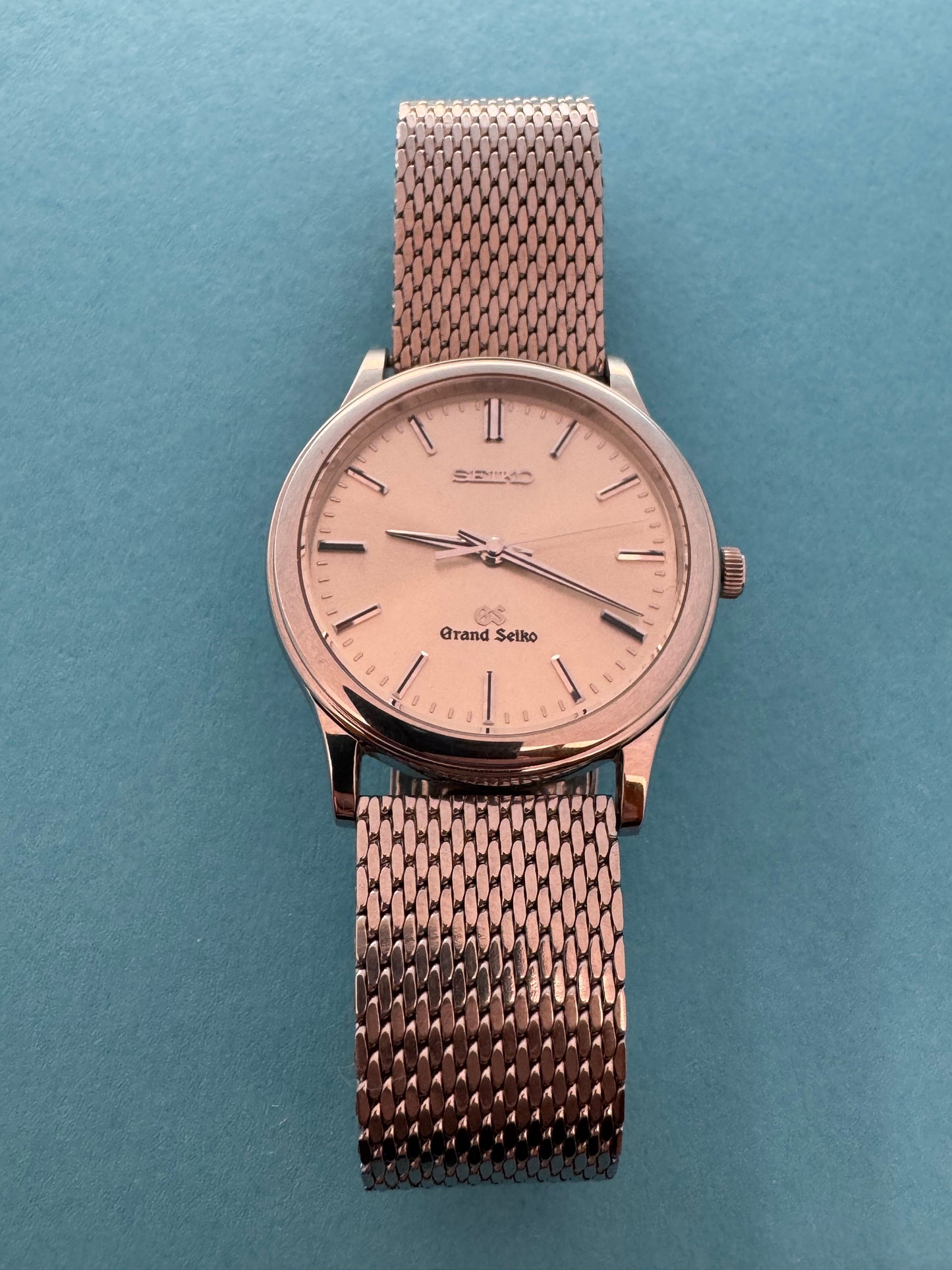 Grand Seiko 8J55-0A10 – Quarz, Champagner-Zifferblatt (Oktober 1996)