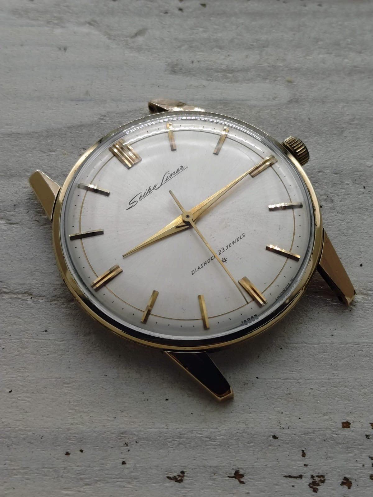 Seiko Liner « Diashock 23 Jewels » – Réf. J15007E – Calibre 3140, remontage manuel – Plaqué or – Début des années 1960 – Récemment révisée