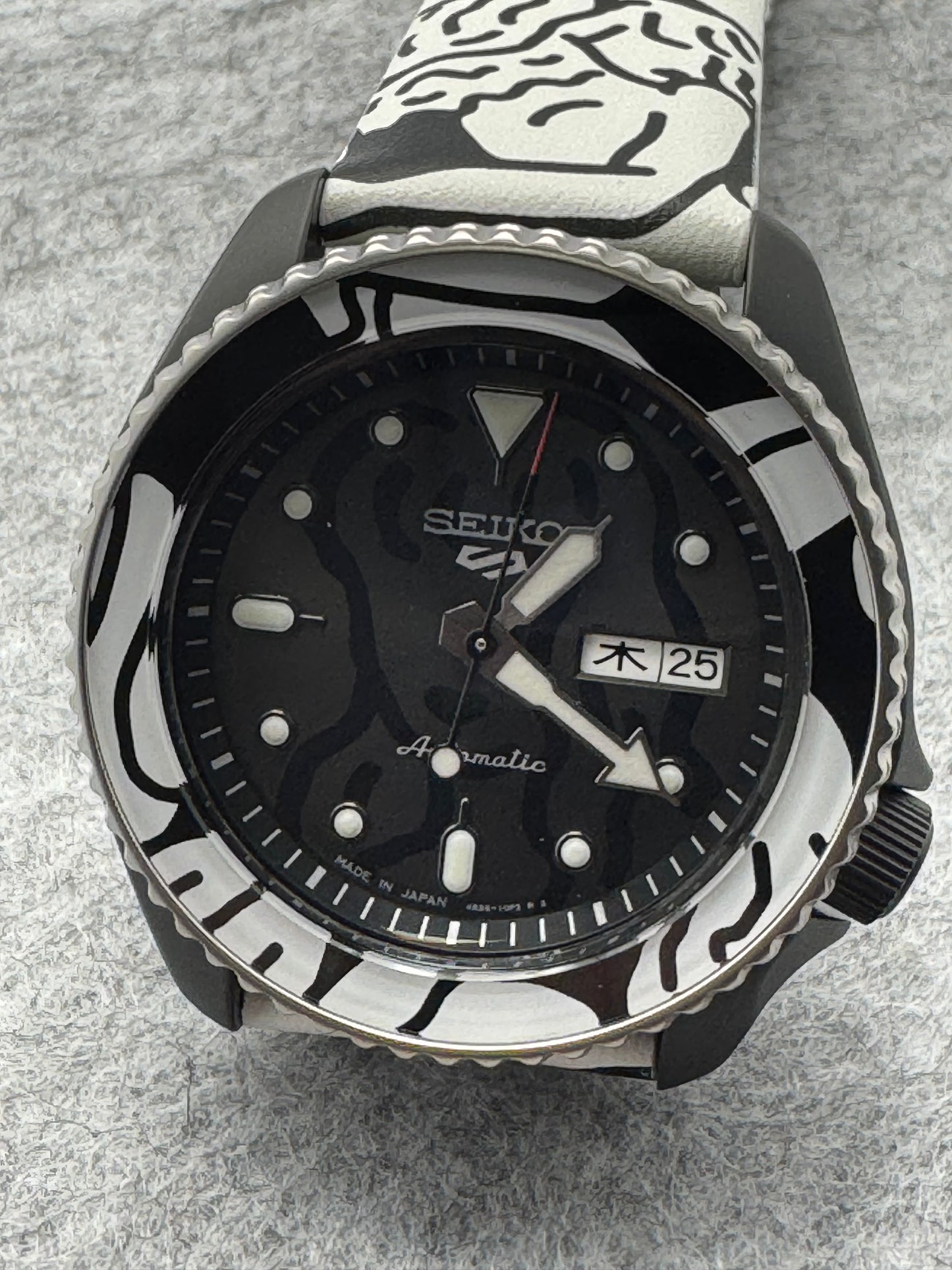 Seiko 5 Sports “AUT○ MOAI” Limited Edition SBSA123 (JDM)