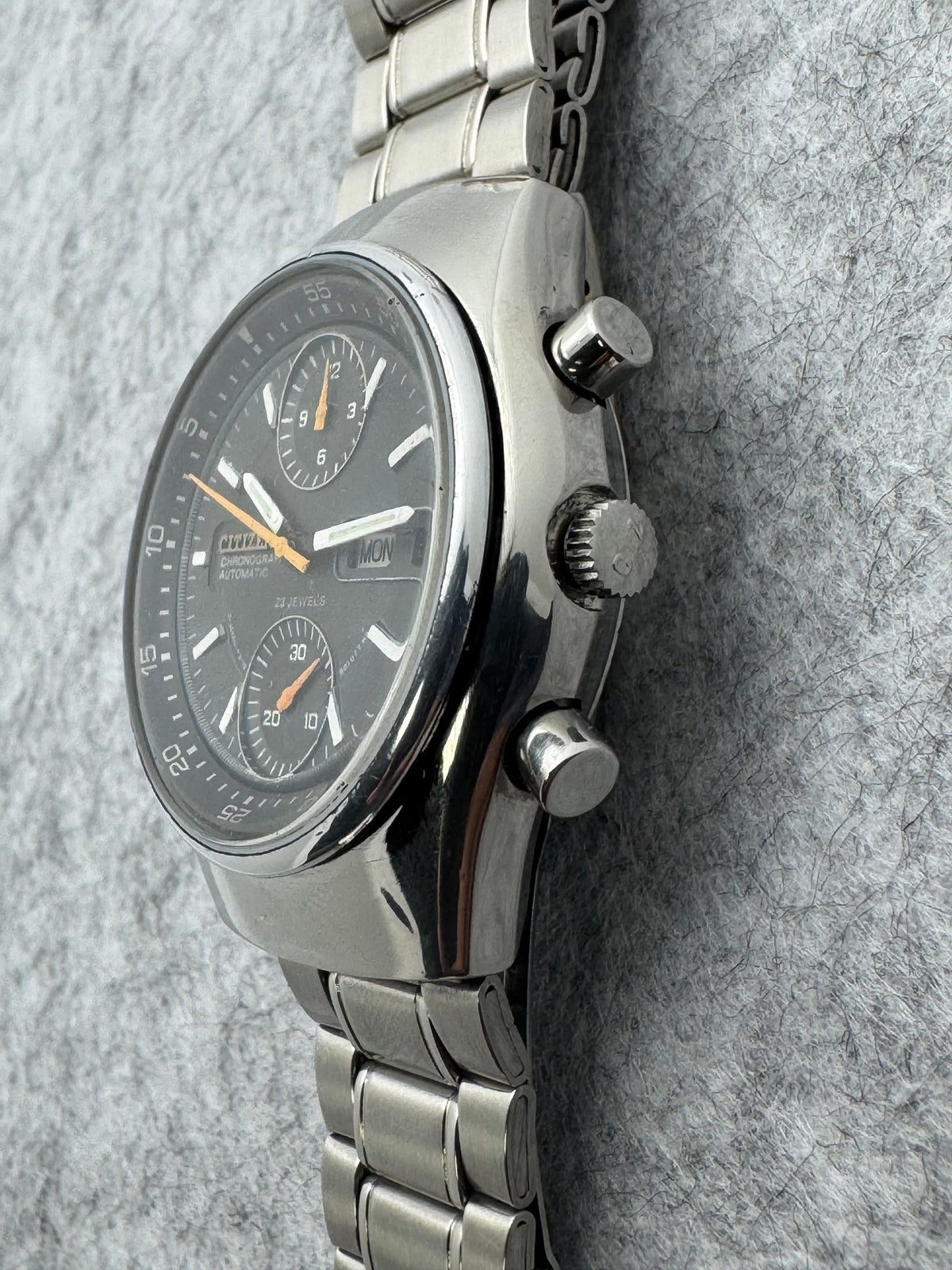 Citizen Chronograph Automatic – Caliber 8110 – Day/Date, Inner Rotating Bezel – October 1970 - Original Steel Bracelet
