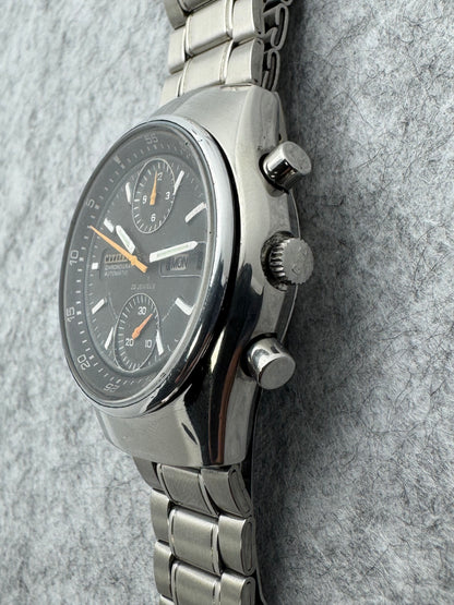 Citizen Chronograph Automatic – Caliber 8110 – Day/Date, Inner Rotating Bezel – October 1970 - Original Steel Bracelet