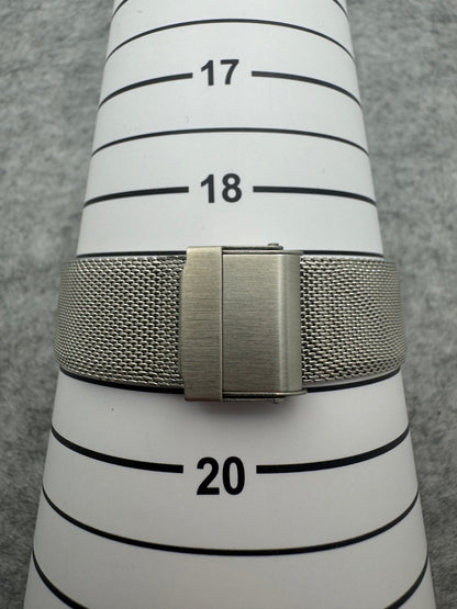 Seiko Quarz 7830-8000 – März 1977 – nur 6,4 mm flach – Tropical Dial - neuwertiges Milanaise-Armband